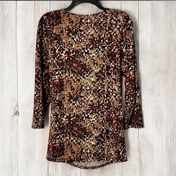 Brown Tan Wrap Top Size XL Abstract Artsy 3/4 Sleeve Dressbarn Blouse V-Neck LNC - Picture 12 of 12